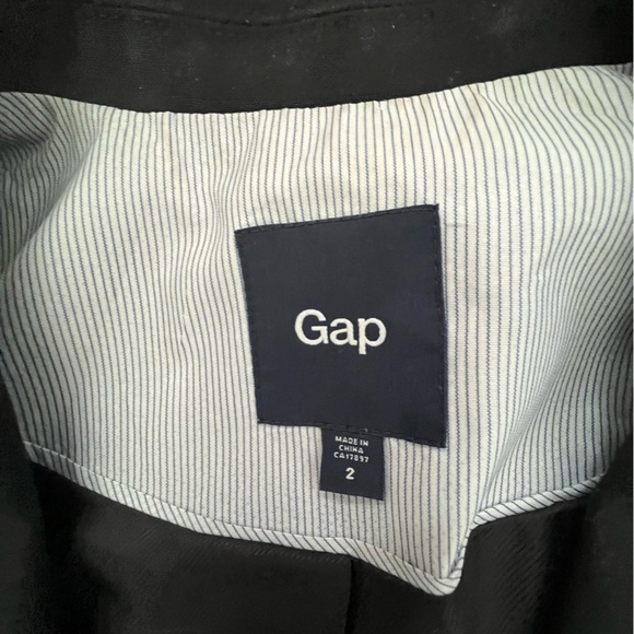 GAP blazer in black with brass colours buttons in good condition - Picture 2 of 3